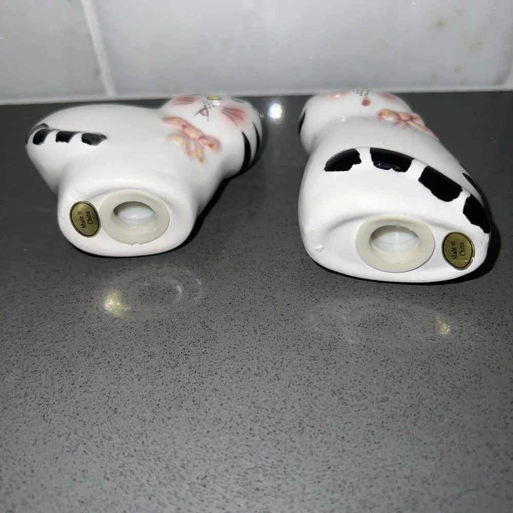Vintage Salt pepper Cats Shakers Kittens Ceramic